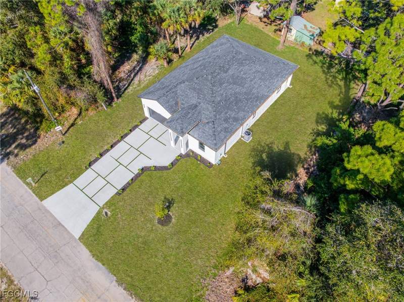 3 bedroom SingleFamilyResidence at 5037 Pinetree Cir, Port Labelle, Labelle — photo 4