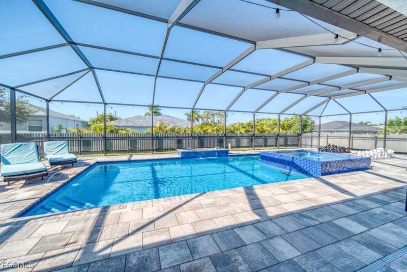 3 bedroom SingleFamilyResidence at 1528 NW 24th Pl, Cape Coral, Cape Coral — photo 1