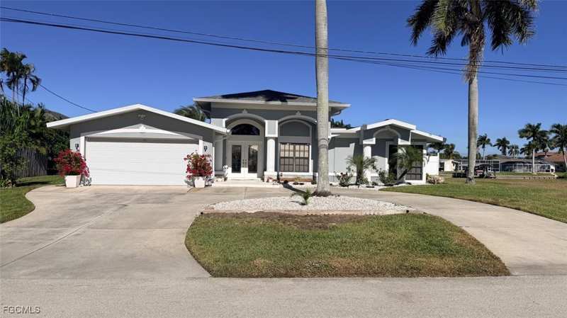 3 bedroom SingleFamilyResidence at 1709 SE 44th Ter, Cape Coral, Cape Coral — photo 1