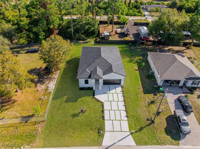 3 bedroom SingleFamilyResidence at 5008 N Obispo Cir, Port Labelle, Labelle — photo 3