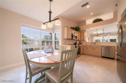 440 Wiggins Lake CT 201, Naples FL - photo 11 of 33