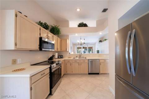 440 Wiggins Lake CT 201, Naples FL - photo 13 of 33