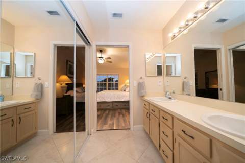 440 Wiggins Lake CT 201, Naples FL - photo 18 of 33