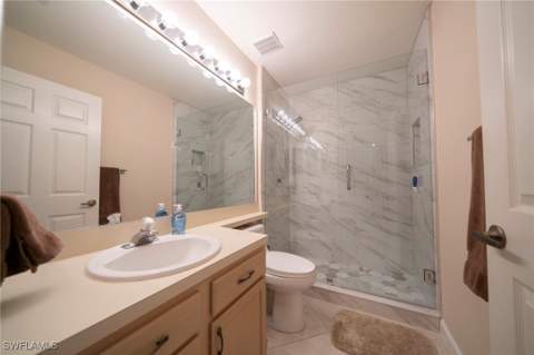 440 Wiggins Lake CT 201, Naples FL - photo 20 of 33