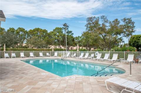 440 Wiggins Lake CT 201, Naples FL - photo 22 of 33