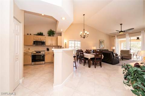 440 Wiggins Lake CT 201, Naples FL - photo 6 of 33