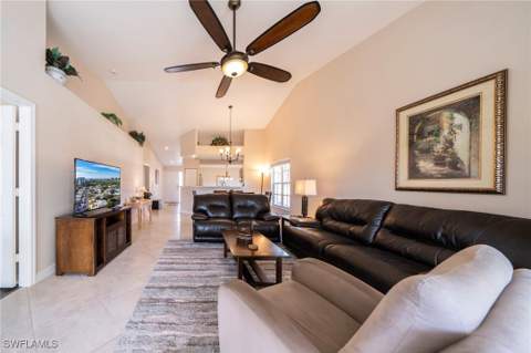440 Wiggins Lake CT 201, Naples FL - photo 7 of 33