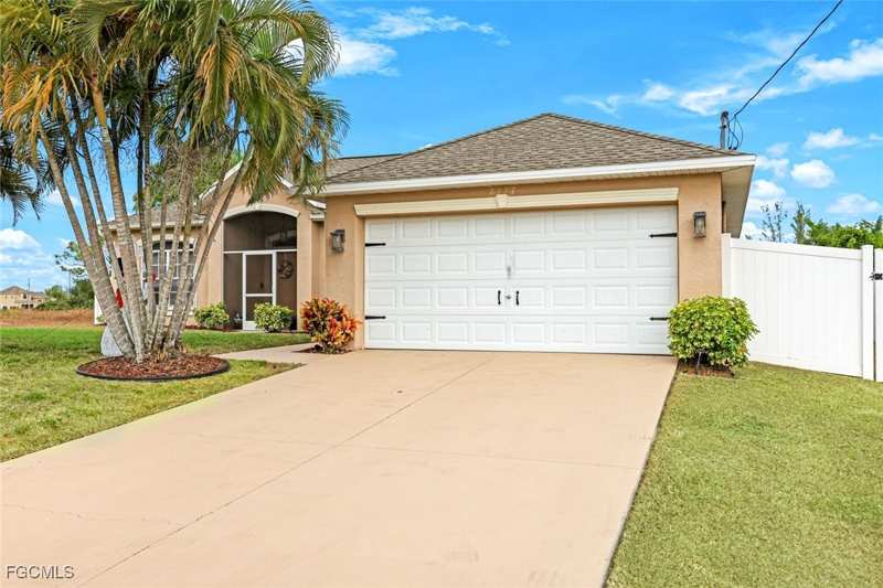 4 bedroom SingleFamilyResidence at 2427 NW 25th St, Cape Coral, Cape Coral — photo 1