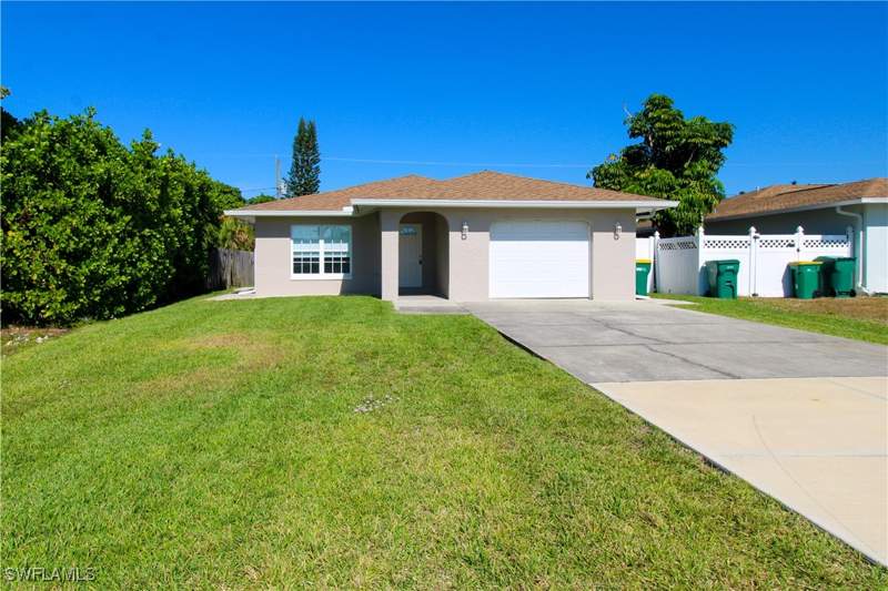 2 bedroom SingleFamilyResidence at 615 108th Ave N, Naples Park, Naples — photo 2