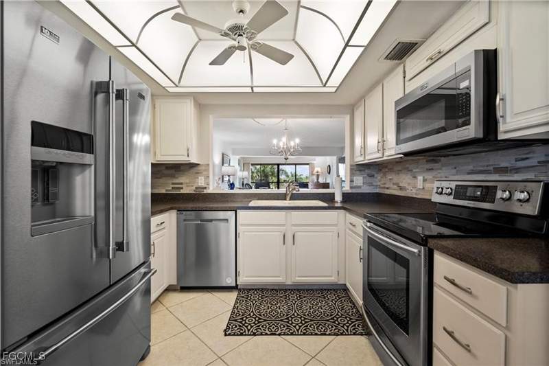 2 bedroom Condominium at 7430 Lake Breeze Dr 402, Seven Lakes, Fort Myers — photo 4