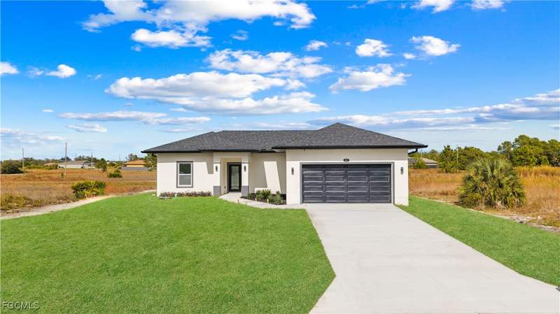 3 bedroom SingleFamilyResidence at 837 Colyer St E, Lehigh Acres, Lehigh Acres — photo 4