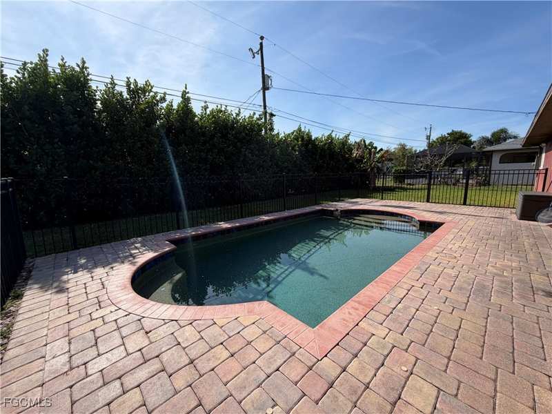 3 bedroom SingleFamilyResidence at 1410 SE 1st Ter, Cape Coral, Cape Coral — photo 1