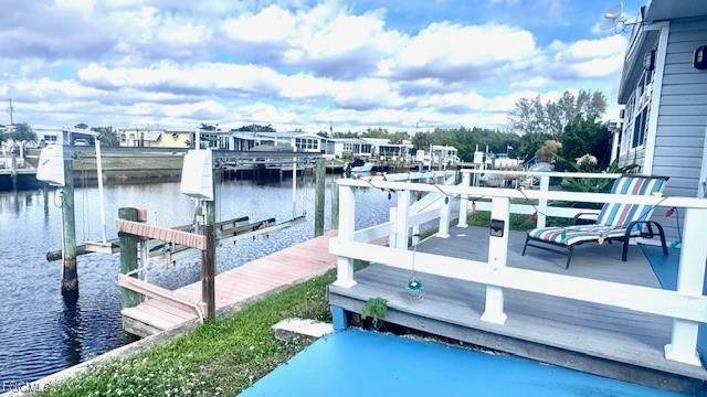 2 bedroom ManufacturedHome at 5519 Sir Walter Way, Old Bridge Village, North Fort Myers — photo 4