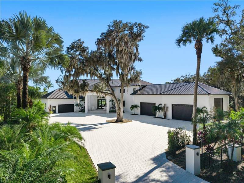 6 bedroom SingleFamilyResidence at 18090 N Olga Dr, Alva, Alva — photo 3