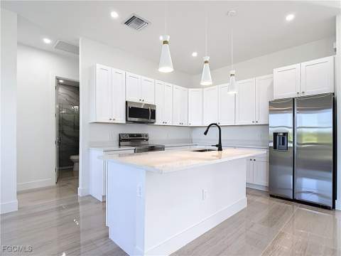 3220 22nd St SW, Lehigh Acres FL - photo 6 of 20