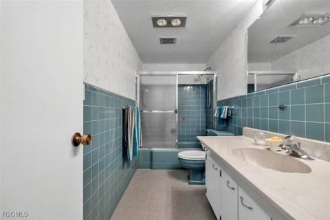 403 SE 43rd Ter 11, Cape Coral FL - photo 13 of 27