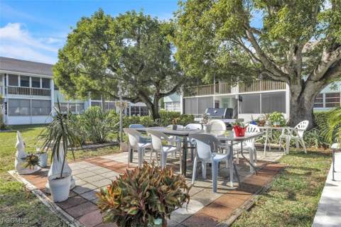 403 SE 43rd Ter 11, Cape Coral FL - photo 23 of 27