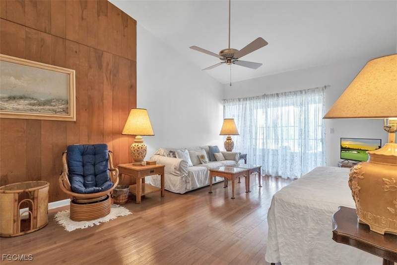 1 bedroom Condominium at 403 SE 43rd Ter 11, Country Club Estates Condo, Cape Coral — photo 3