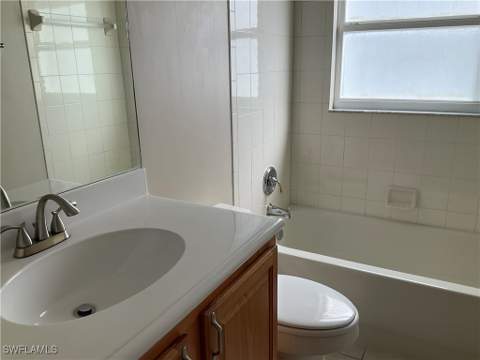 135 Glen Eagle Cir, Naples FL - photo 12 of 14