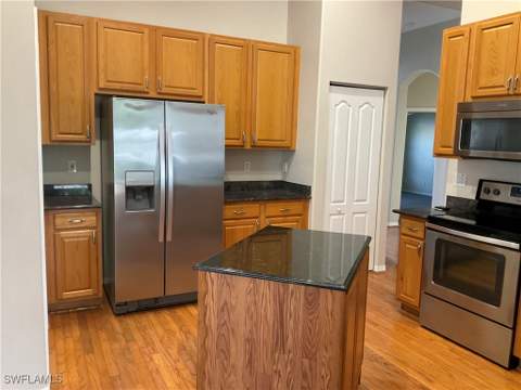 135 Glen Eagle Cir, Naples FL - photo 6 of 14