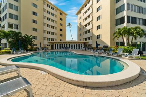 3420 Gulf Shore Blvd N 63, Naples FL - photo 16 of 25