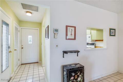 6992 Edgewater Cir, Fort Myers FL - photo 11 of 22