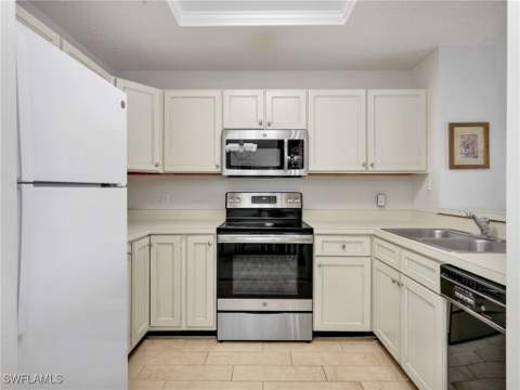 900 Arbor Lake Dr 9-301, Naples FL - photo 15 of 47