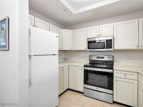 900 Arbor Lake Dr 9-301, Naples FL - photo 16 of 47