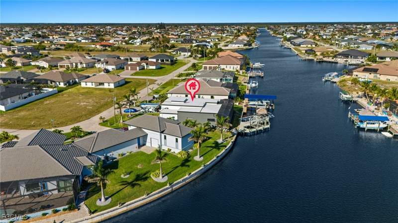 3 bedroom SingleFamilyResidence at 3303 NW 14th St, Cape Coral, Cape Coral — photo 2