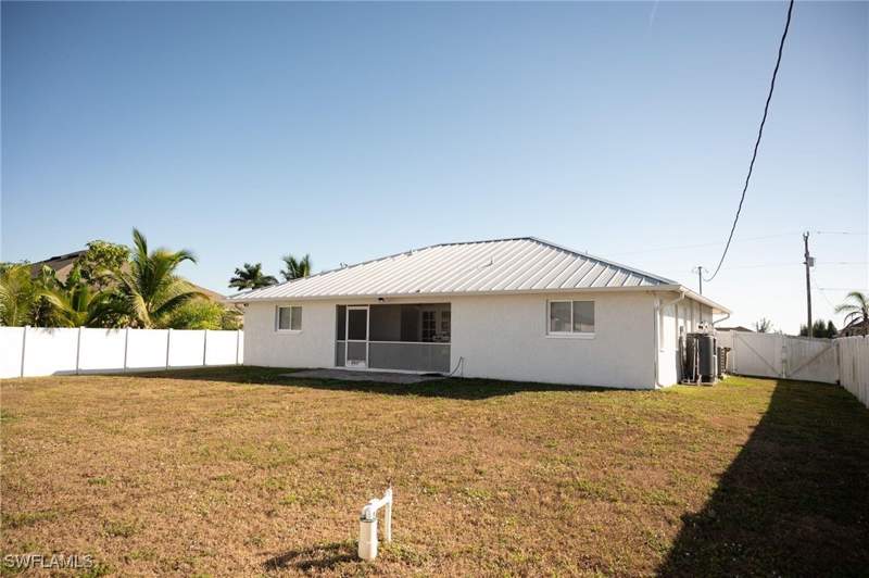 4 bedroom SingleFamilyResidence at 113 NE 11th Ter, Cape Coral, Cape Coral — photo 3