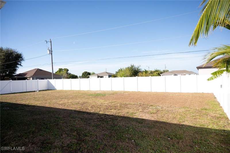 4 bedroom SingleFamilyResidence at 113 NE 11th Ter, Cape Coral, Cape Coral — photo 5
