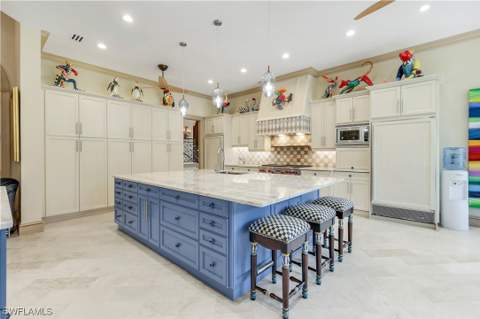 683 Hickory Rd, Naples FL - photo 12 of 42