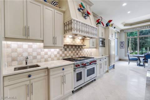 683 Hickory Rd, Naples FL - photo 13 of 42