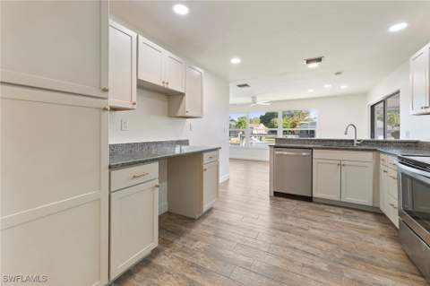 4548 Gulf Ave, North Fort Myers FL - photo 10 of 40