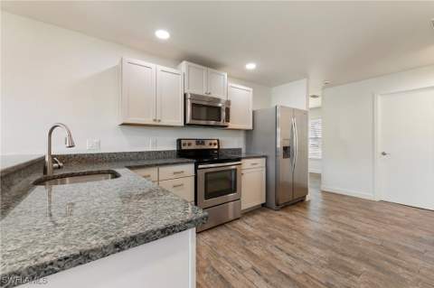 4548 Gulf Ave, North Fort Myers FL - photo 6 of 40