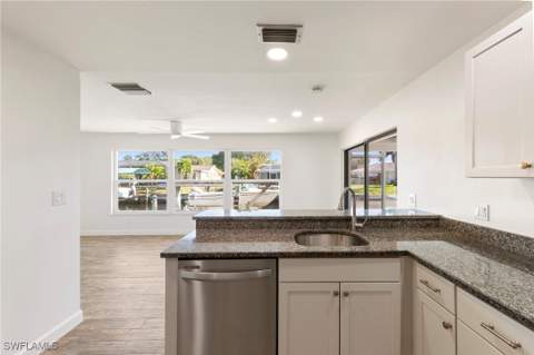 4548 Gulf Ave, North Fort Myers FL - photo 8 of 40