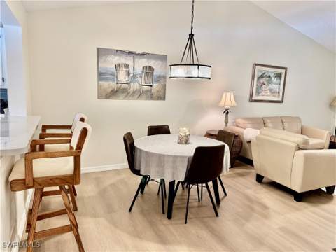 645 Squire Ct 202, Naples FL - photo 12 of 41