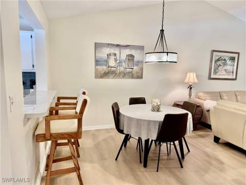 645 Squire Ct 202, Naples FL - photo 13 of 41