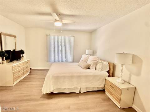 645 Squire Ct 202, Naples FL - photo 23 of 41