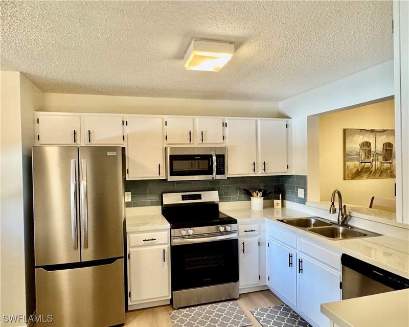 2 bedroom Condominium at 645 Squire Ct 202, Newcastle, Naples — photo 4