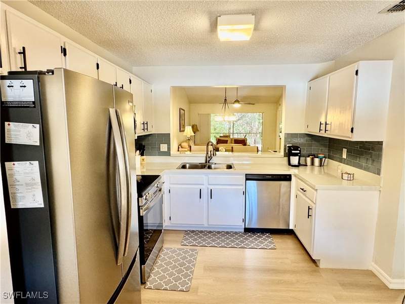 2 bedroom Condominium at 645 Squire Ct 202, Newcastle, Naples — photo 5