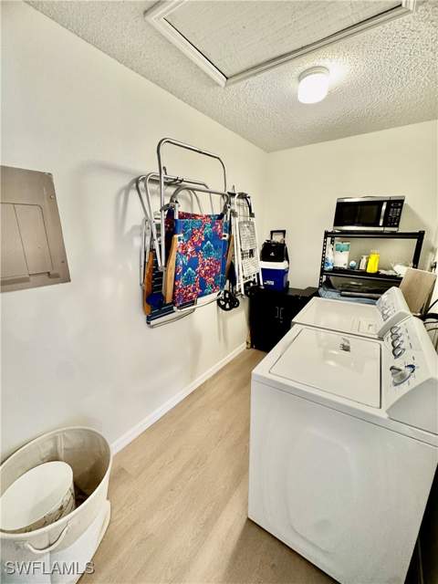 645 Squire Ct 202, Naples FL - photo 7 of 41