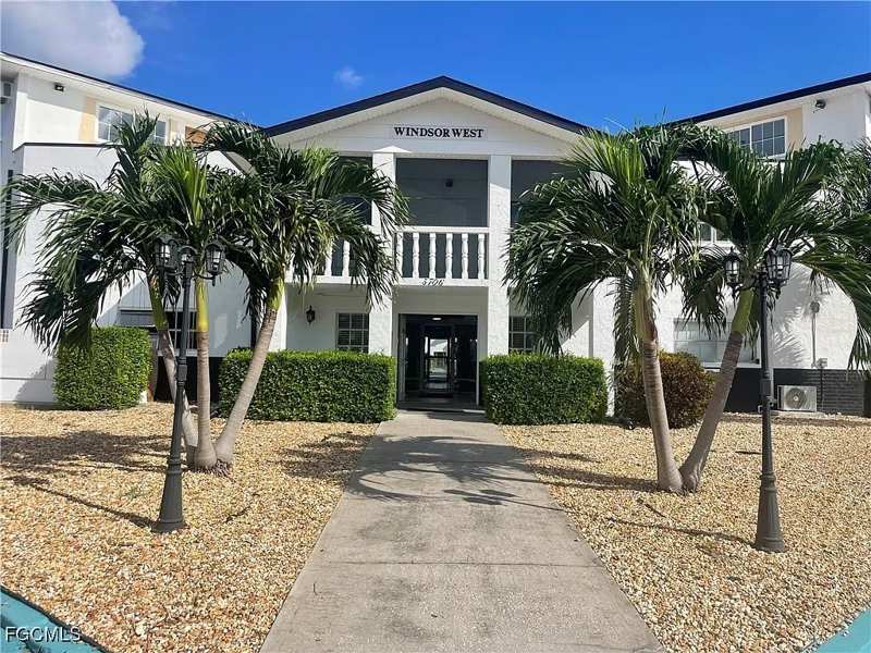 2 bedroom Condominium at 3706 Broadway 26, Windsor West, Fort Myers — photo 1