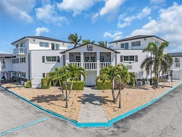 2 bedroom Condominium at 3706 Broadway 26, Windsor West, Fort Myers — photo 2