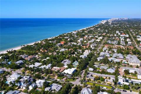 207 8th Ave S 207A, Naples FL - photo 19 of 25