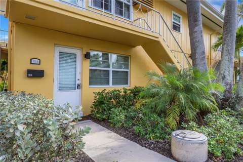 207 8th Ave S 207A, Naples FL - photo 8 of 25