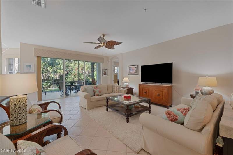 3 bedroom Condominium at 4695 Winged Foot Ct 101, Lake Arrowhead, Naples — photo 2