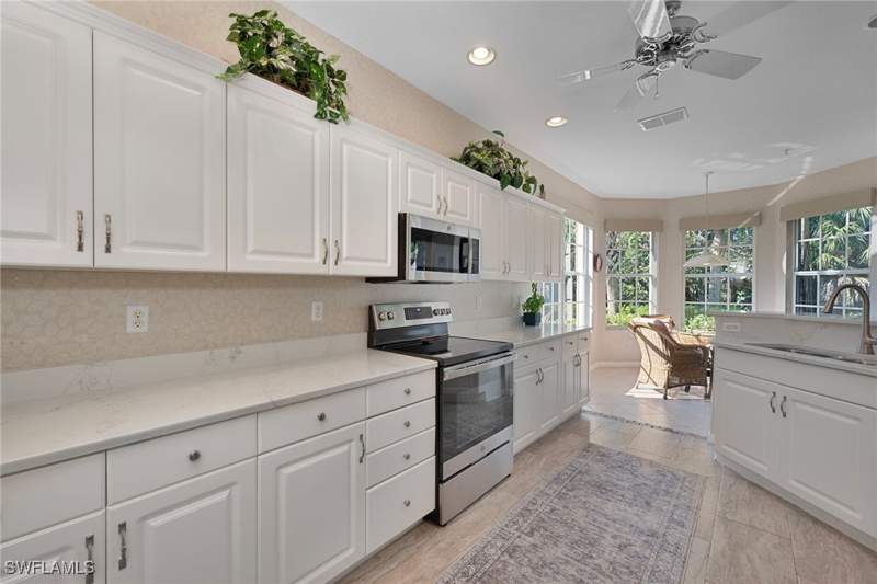 3 bedroom Condominium at 4695 Winged Foot Ct 101, Lake Arrowhead, Naples — photo 4