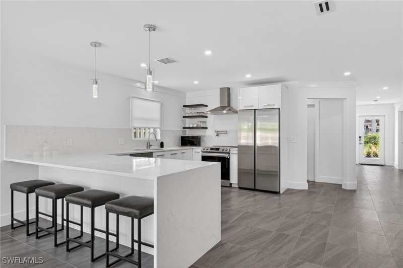3 bedroom SingleFamilyResidence at 565 110th Ave N, Naples Park, Naples — photo 1