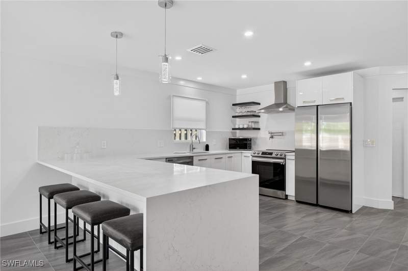 3 bedroom SingleFamilyResidence at 565 110th Ave N, Naples Park, Naples — photo 2